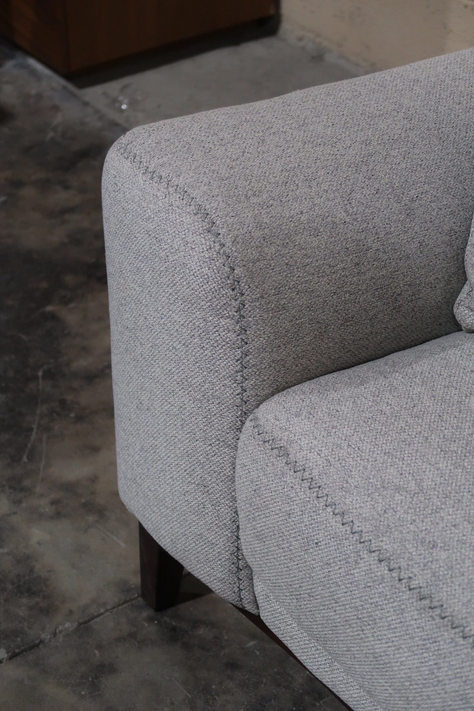 Sala seccional Alana, marca Boal: diseño moderno en L con tapizado premium. Confort excepcional, estilo contemporáneo y alta durabilidad para tu hogar.