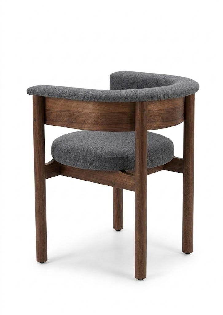 Silla Boden: diseño moderno con estructura en madera sólida y tapizado premium. Confort ergonómico, estilo contemporáneo y alta durabilidad para comedor o espacio de trabajo